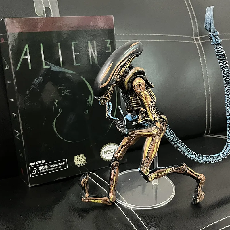 NECA Alien 3 Dog Alien Xenomorph Action Figure Aliens vs Predator Collectible Model Toy Classic Doll Gifts