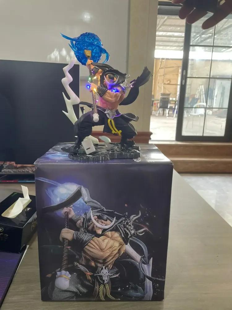 One Piece Anime Figure White Beard Edward Newgate POP Max Action Figure Light Collection Decorations Statue Model Toy