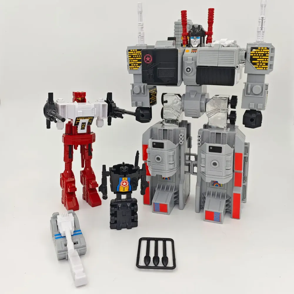 Transformation G1 3 Change Base Metroplex Fighters KO KT Ver Action Figure