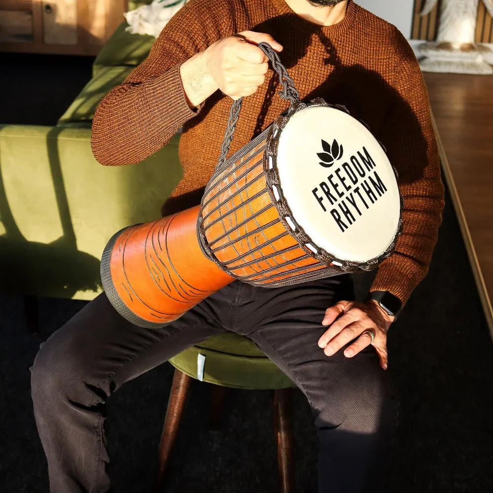 Iso Pro Djembe Rumpu – Vapauden Rytmi (korkea) – 50cm (22cm Diia)