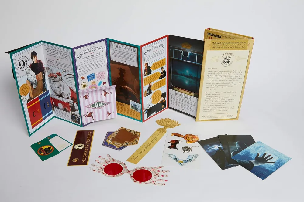 Harry Potter: Travel Magic Platform 9¾: Artifacts from Wizarding World: Platform 93/4: Artifacts from Wizarding World - Ti...