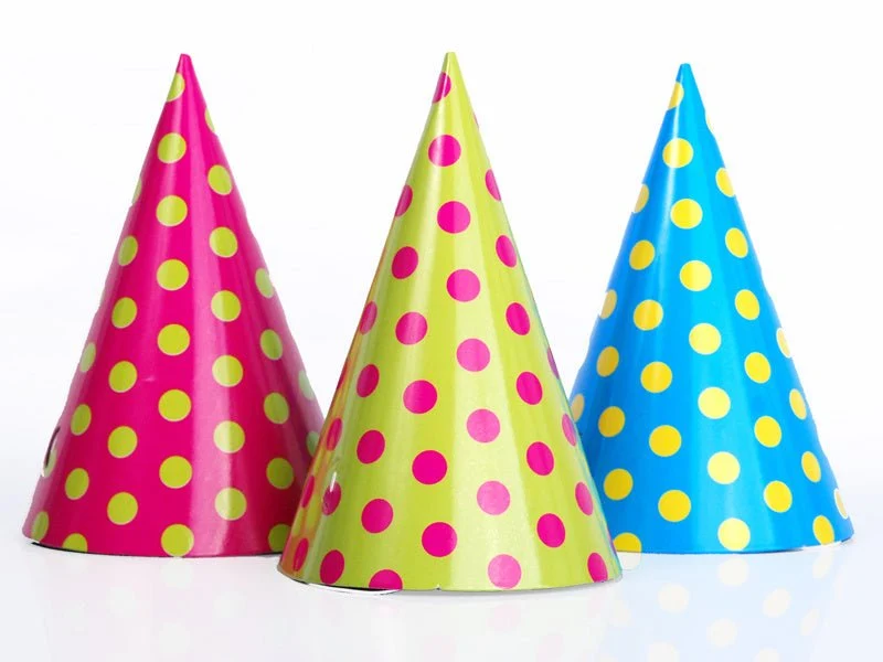 Värilliset juhlahatut Dots 16cm 6kpl 6kpl