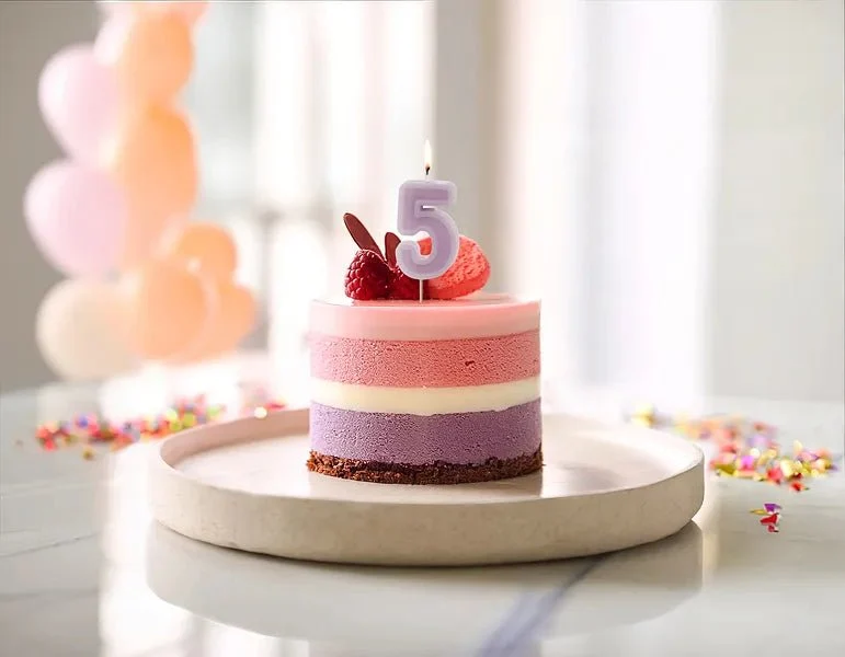 5 vuoden kynttilä violetti 10cm