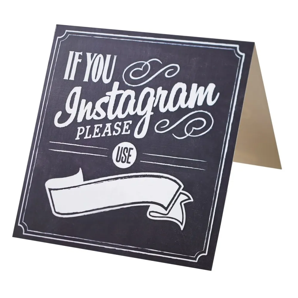 Häät pöydän koristelu liitutaulu Instagram