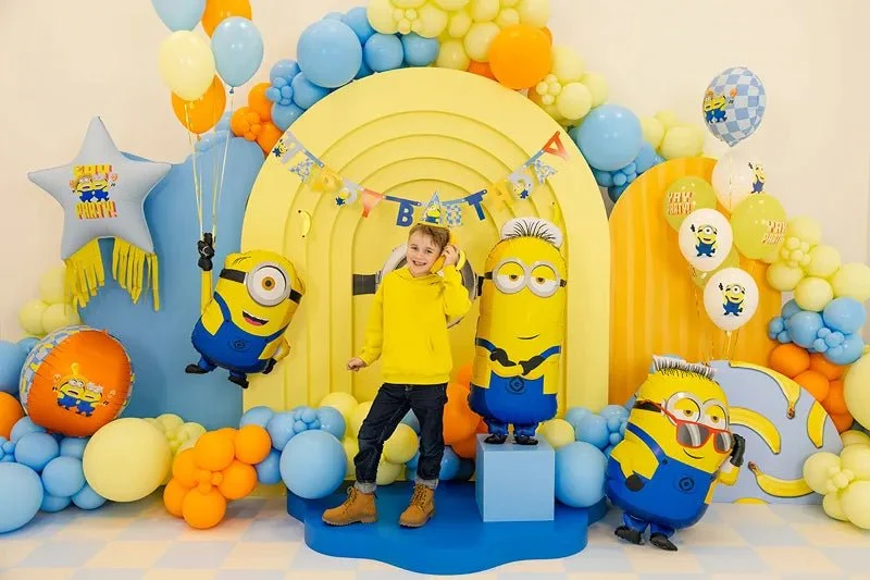 Kalvopallo Tähti tupsuilla Minions, 72x72 cm, sekoitus