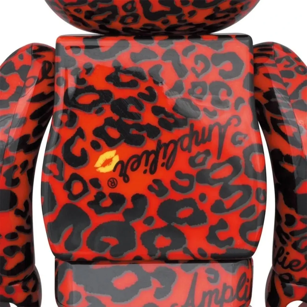 400 % & 100 % Bearbrick -setti – Amplifier (Red) HIDE