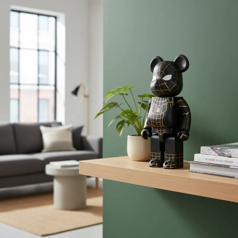400 % & 100 % Bearbrick – Spiderman – No Way Home (Black & Gold Suit)