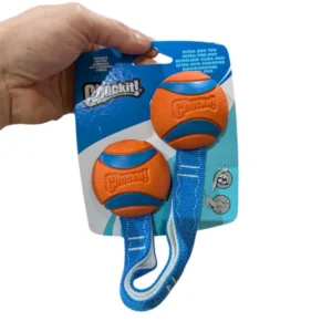 Chuckit Ultra Duo Tug – Kestävä vetolelu palloilla