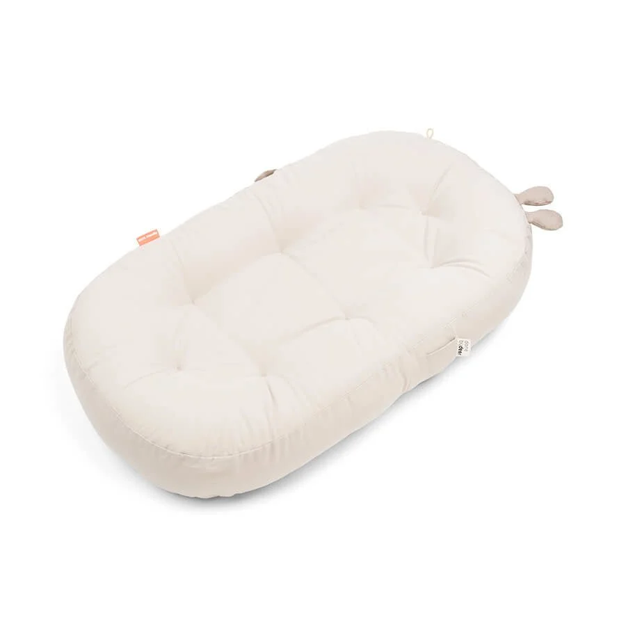 Done Deer Babygym tyynyllä Raffi Sand