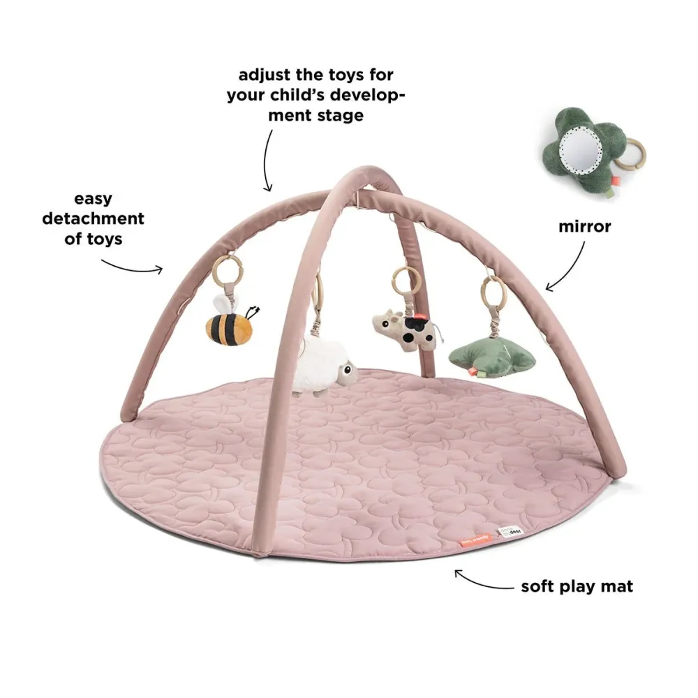 Done Deer Playmat Tiny Farm vaaleanpunainen