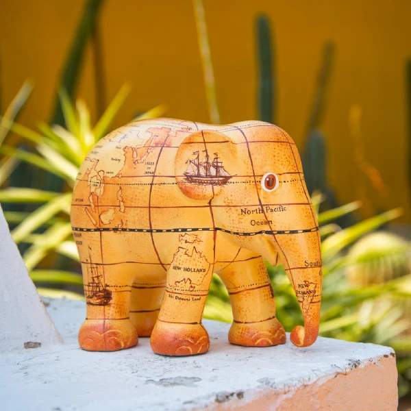 Elephant Parade elephant Tales Discovery 15 cm Limited Edition 3000 TALES DISCOVERY 15