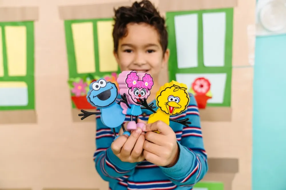 Glo Pals Kylpyleluja Sensory Light-Up Nukke ja Kuutiot Cookie