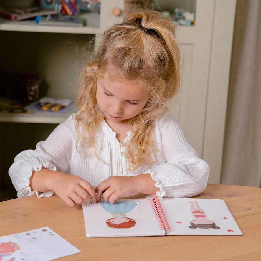 Little Dutch tarrakirja pukeutua Rosa ja ystävät