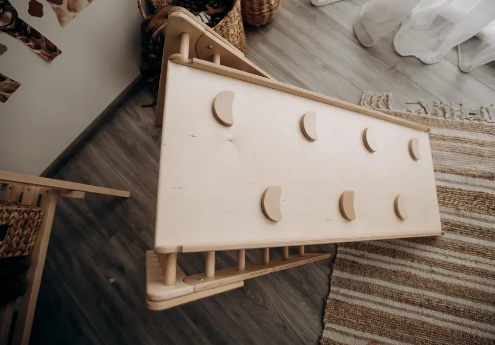 Lunatoys Piklerin kolmio – Montessori-kiipeilyteline taaperoille