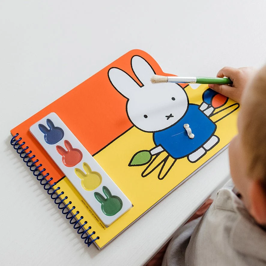 Miffy Paint kirja