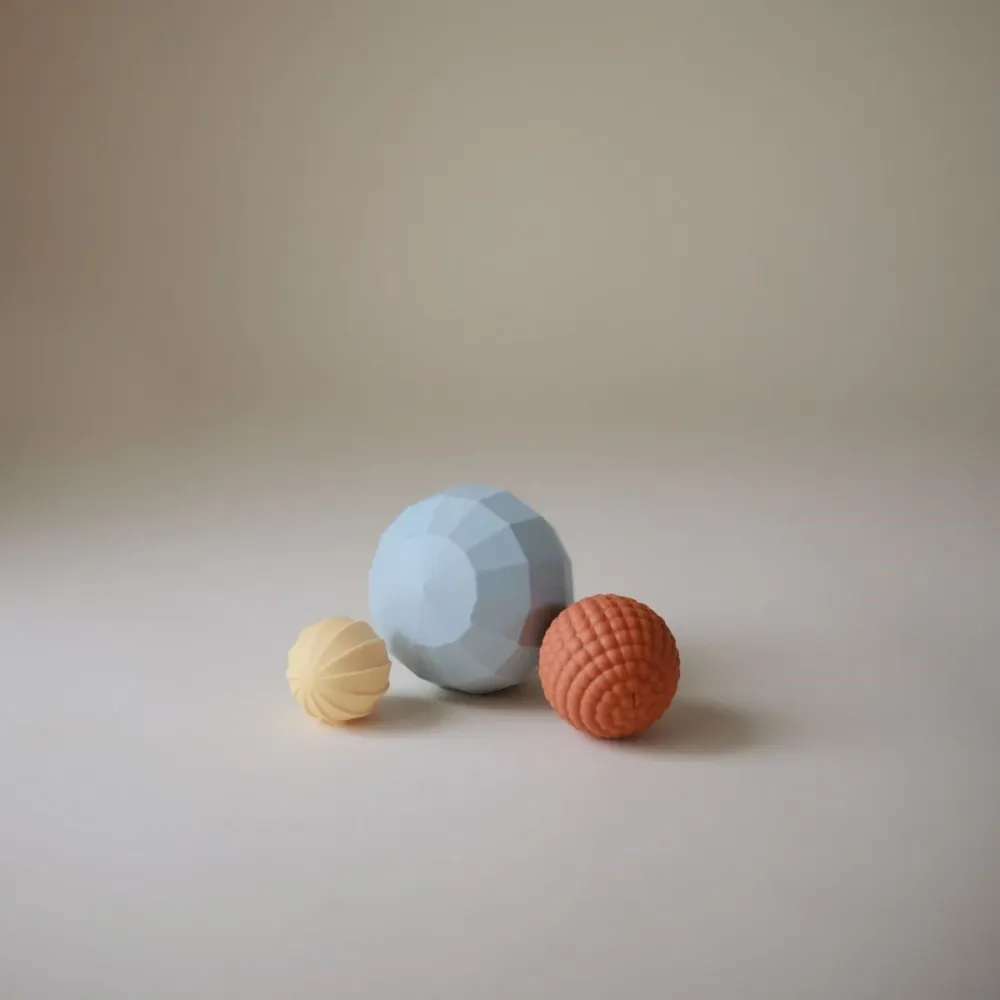 Mushie leikkipallo tekstuurilla 3kpl