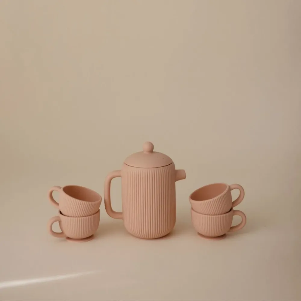 Mushie Toy Tea Set silikoni Blush lelu