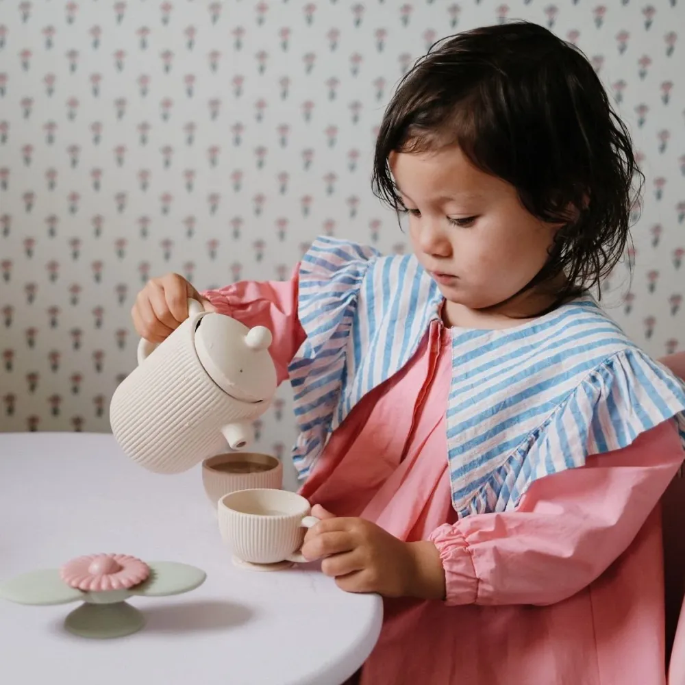 Mushie Toy Tea Set silikoni siirtyvä hiekka