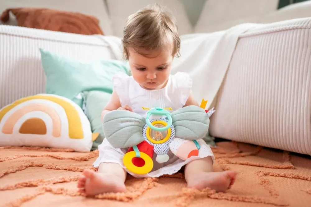 Sophie kirahvi aktiviteettiperhonen sisältäen Universal koukun