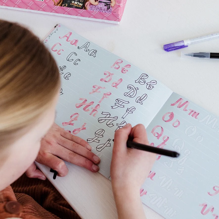 Totum kalligrafiasarja Na!Na!Na! Yllätys-setti
