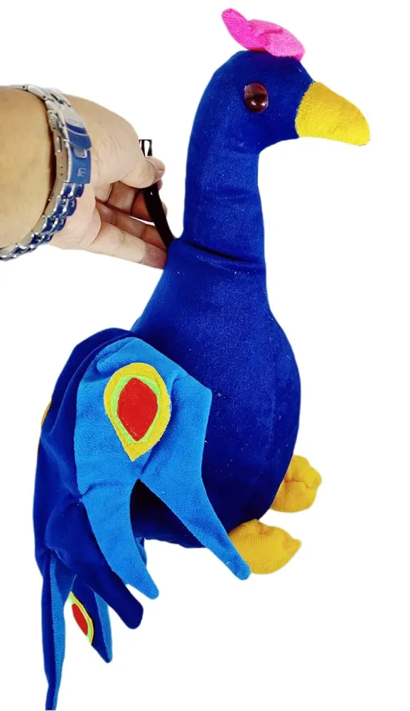 PlushParadise | Pehmeä leikkimielisyys - Söpö riikinkukkopehmo lapsille