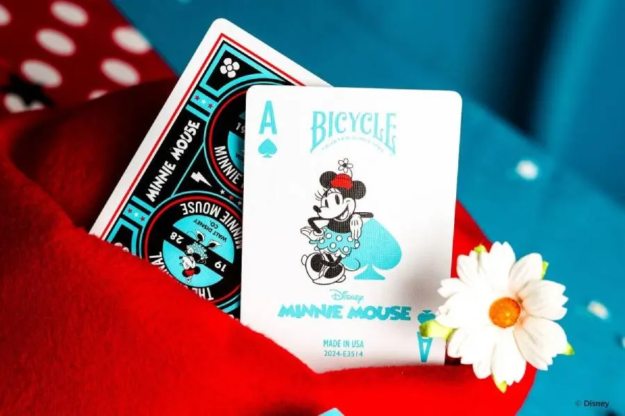 Disney Classic Minnie Mouse pelikortit