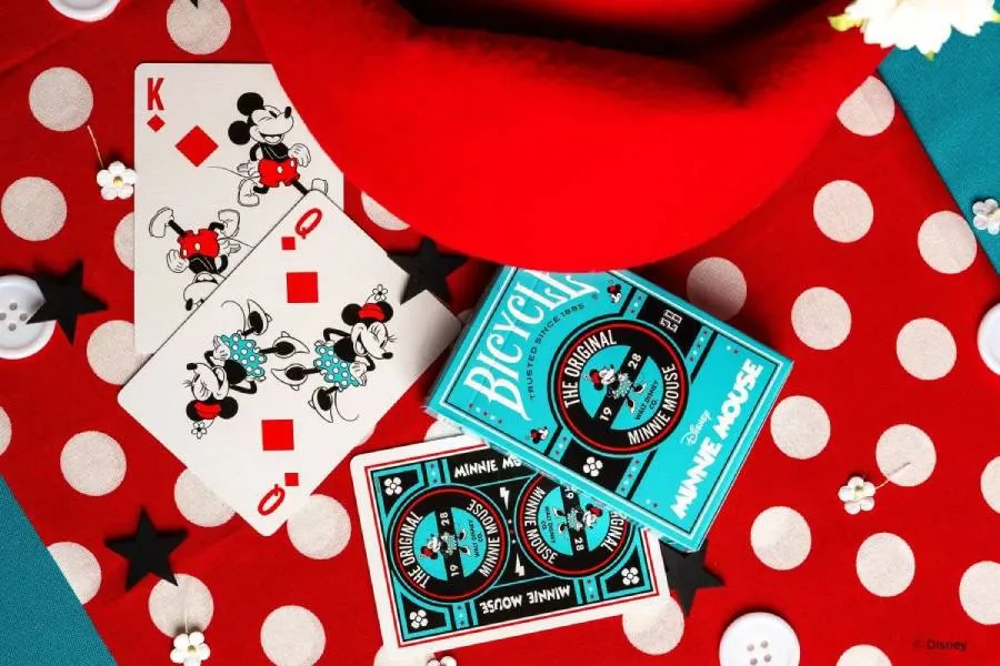 Disney Classic Minnie Mouse pelikortit