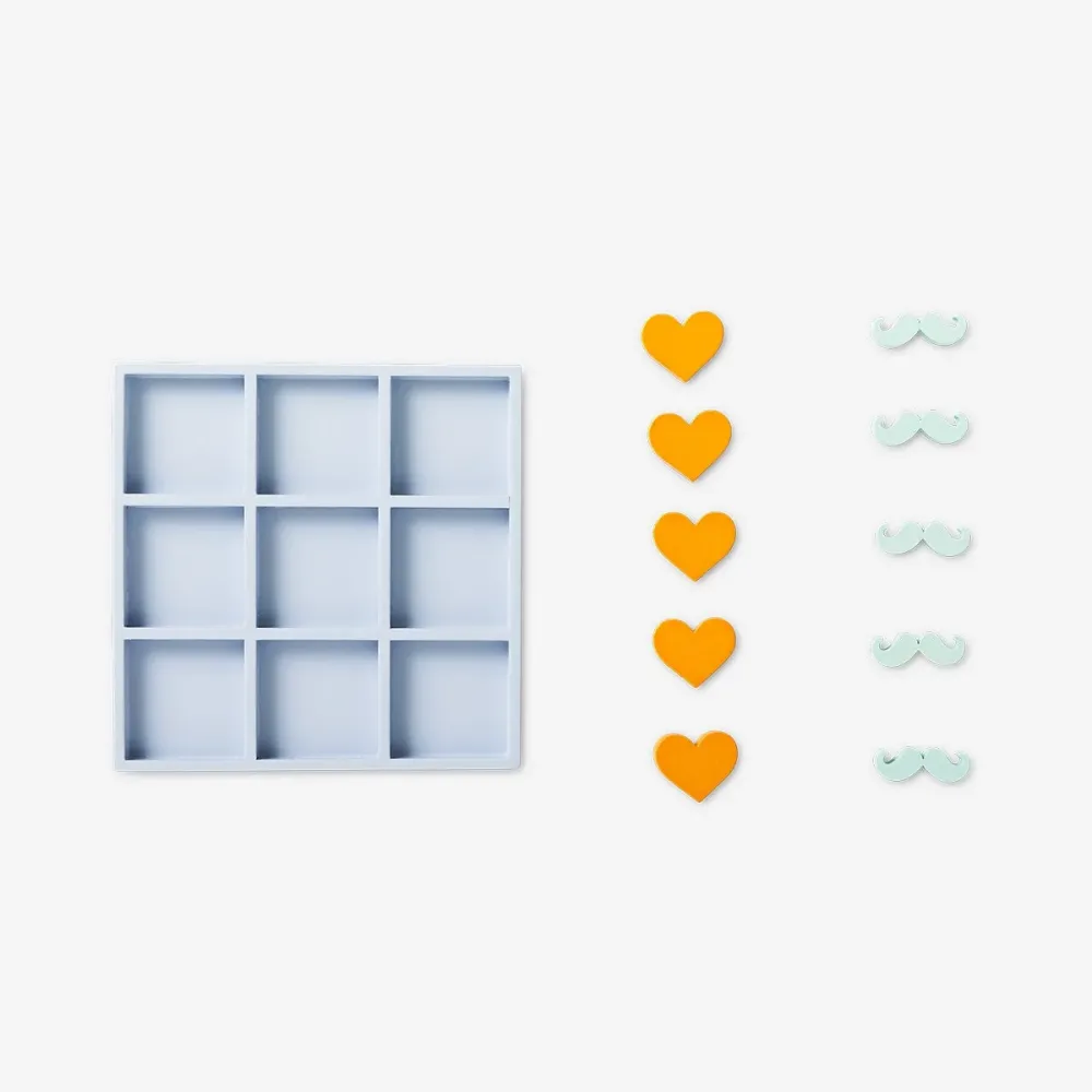 Tic-tac-toe viikset ja sydän teemalla