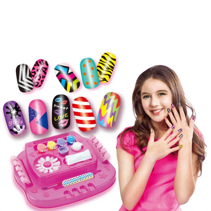 GlitzNails | Taianomaista kynsien iloa lapsille - tee-se-itse kynsistudio